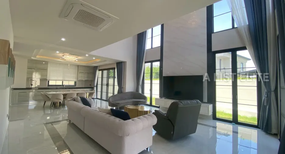 For rent 4 bedrooms house in Bang Lamung, Chonburi
