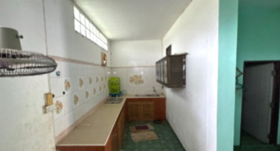 À vendre 2 chambres maison à Si Racha, Chonburi