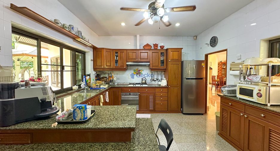 For sale 7 bedrooms house in Bang Lamung, Chonburi