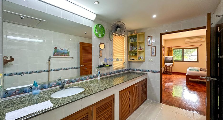 For sale 7 bedrooms house in Bang Lamung, Chonburi