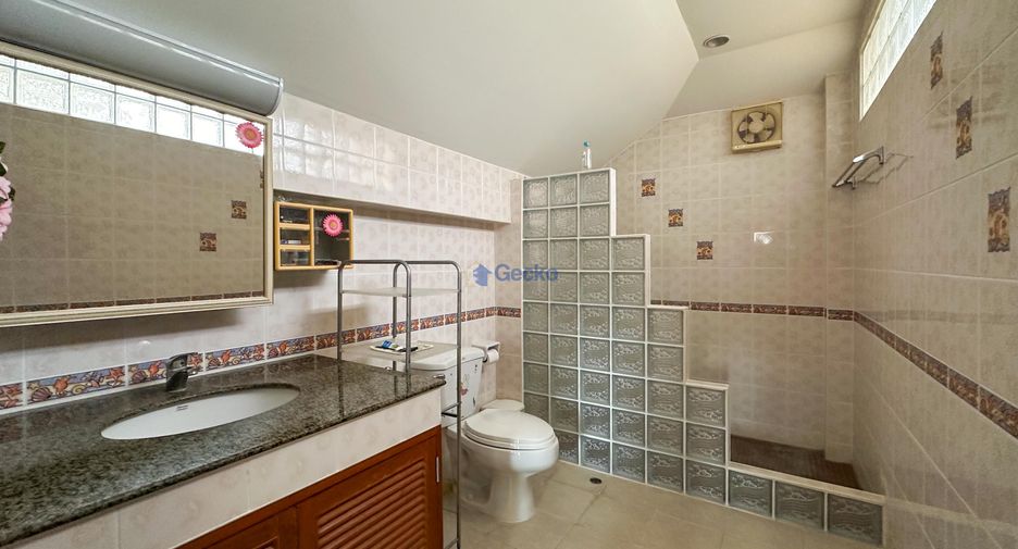 For sale 7 bedrooms house in Bang Lamung, Chonburi