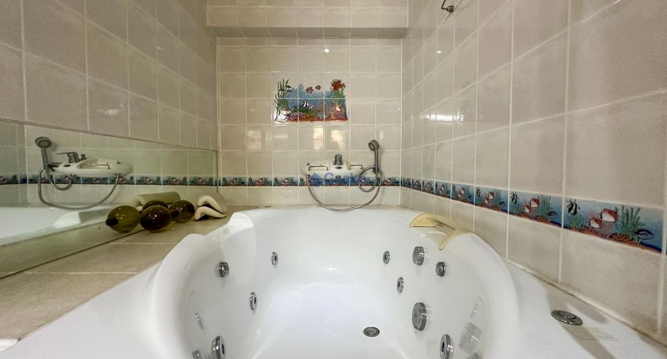 For sale 7 bedrooms house in Bang Lamung, Chonburi