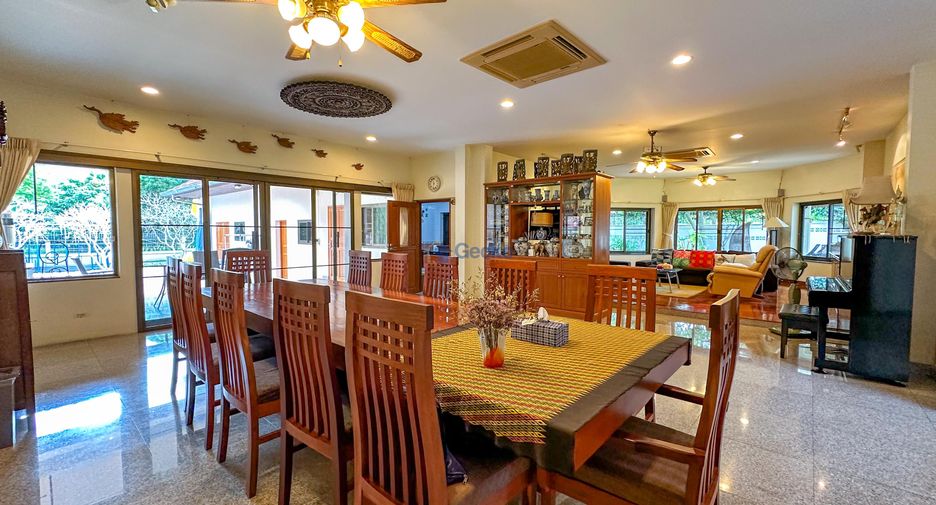 For sale 7 bedrooms house in Bang Lamung, Chonburi