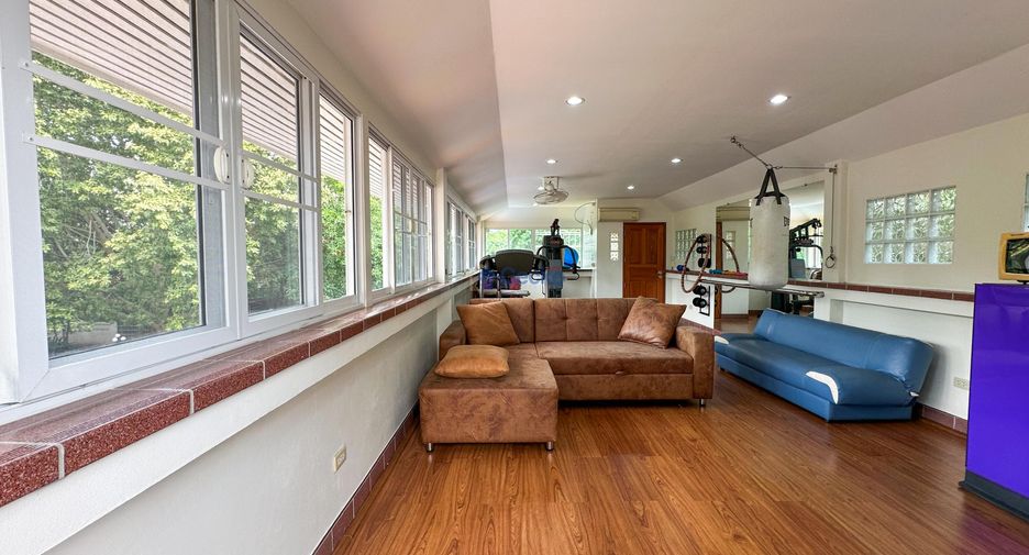 For sale 7 bedrooms house in Bang Lamung, Chonburi