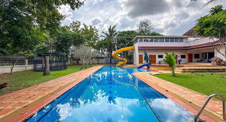 For sale 7 bedrooms house in Bang Lamung, Chonburi