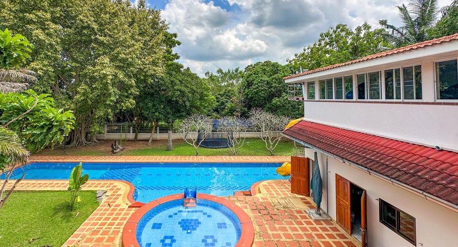 For sale 7 bedrooms house in Bang Lamung, Chonburi