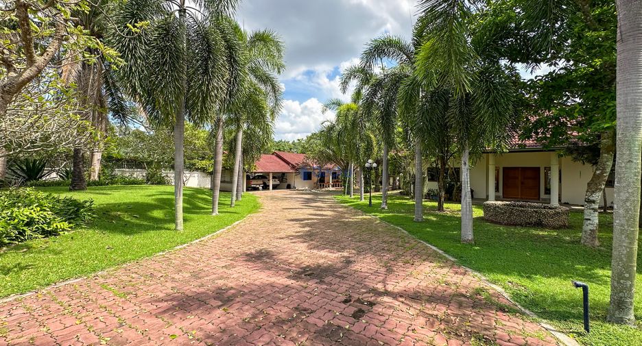 For sale 7 bedrooms house in Bang Lamung, Chonburi