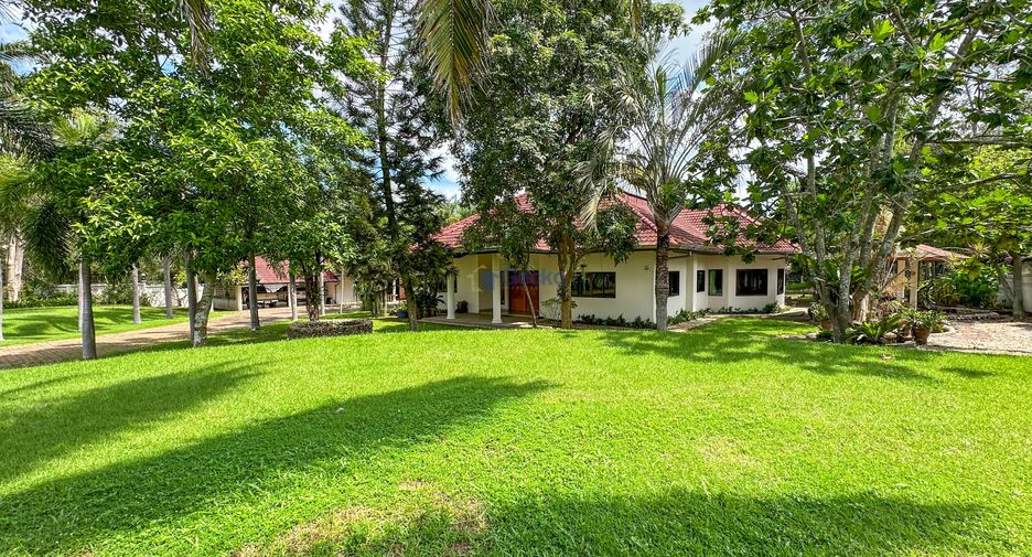 For sale 7 bedrooms house in Bang Lamung, Chonburi