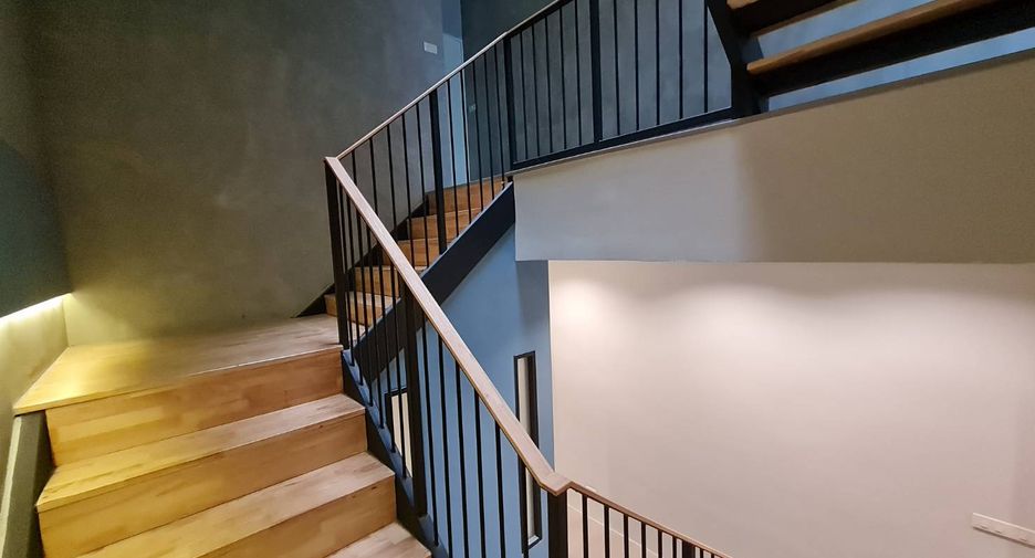 For rent 3 bedrooms townhouse in Watthana, Bangkok