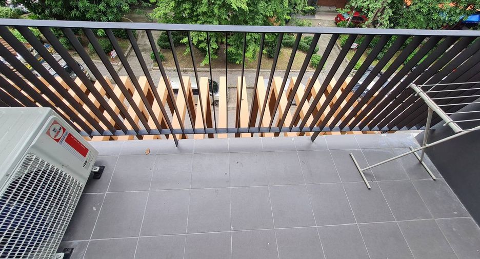 For rent 3 bedrooms townhouse in Watthana, Bangkok