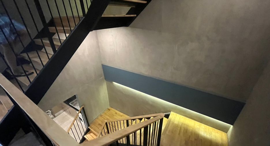 For rent 3 bedrooms townhouse in Watthana, Bangkok