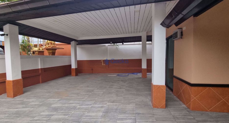 For sale 3 bedrooms house in Sattahip, Chonburi