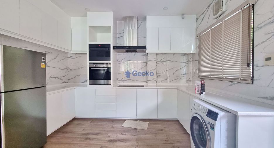 For sale 3 bedrooms house in Sattahip, Chonburi