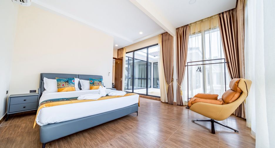 Casa en venta de 7 habitaciones en Bang Lamung, Chonburi