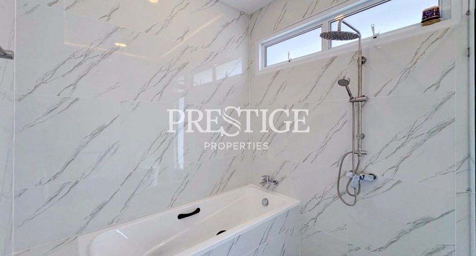 For sale 3 bedrooms house in East Pattaya, Pattaya