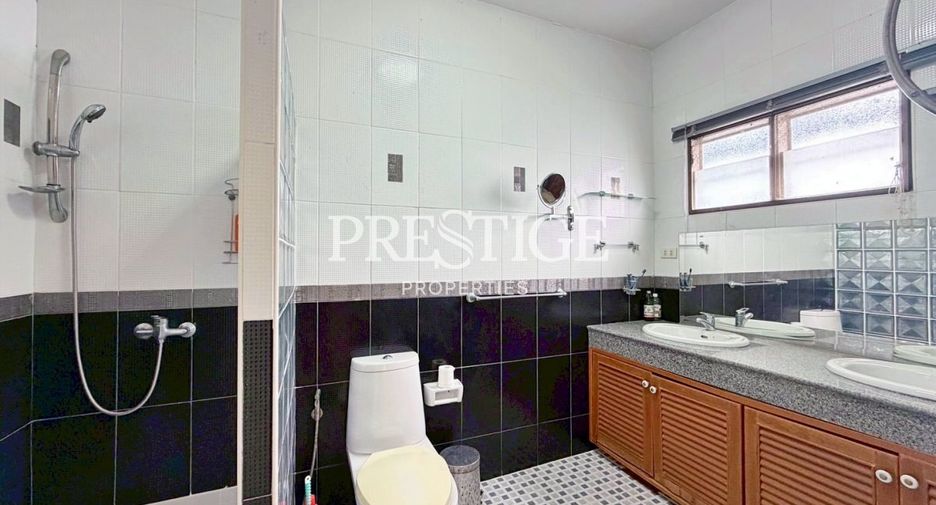 For sale 3 bedrooms house in Bang Lamung, Chonburi