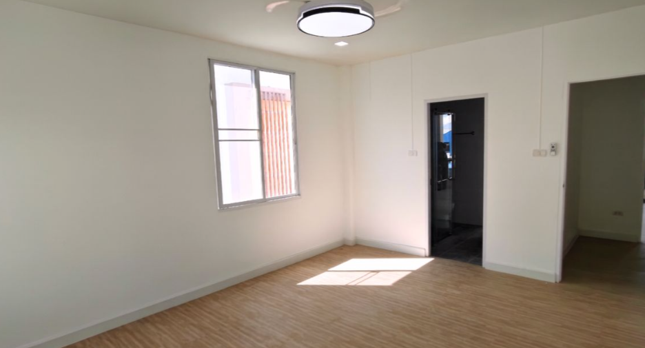 À vendre bureau à Lat Krabang, Bangkok