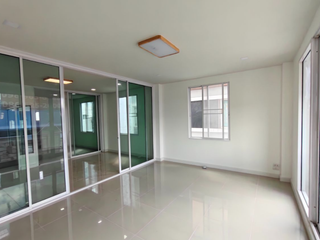 出售 办公室 在 Lat Krabang, 曼谷