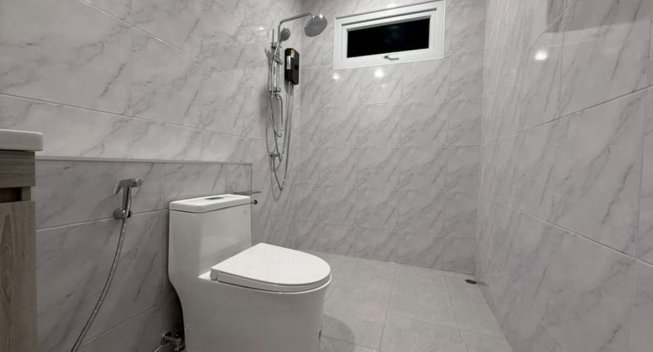 Haus zum Kauf mit 3 Zimmer in Bang Lamung, Chonburi