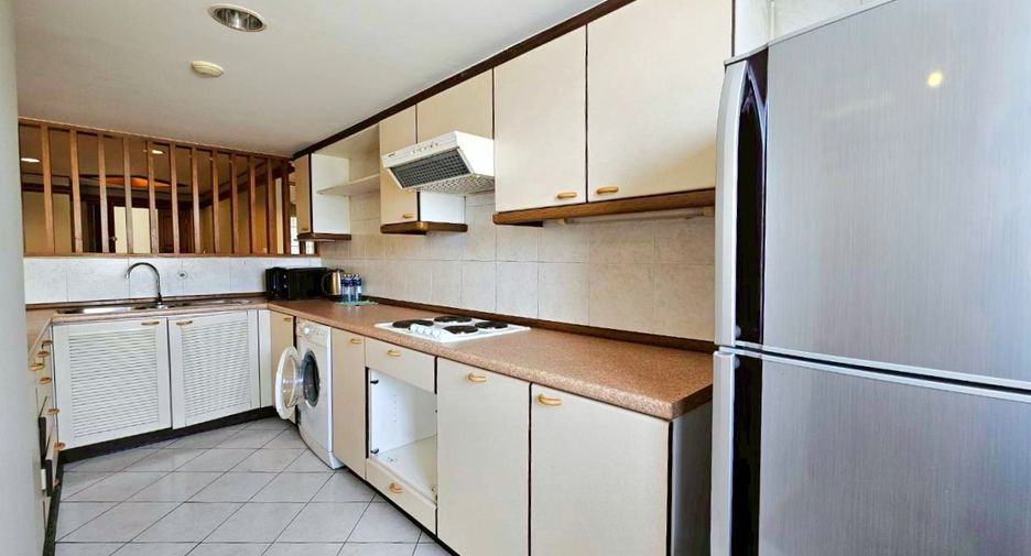 For rent 2 bedrooms condo in Watthana, Bangkok