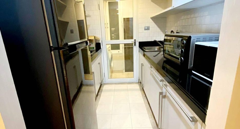For rent 2 bedrooms condo in Pathum Wan, Bangkok