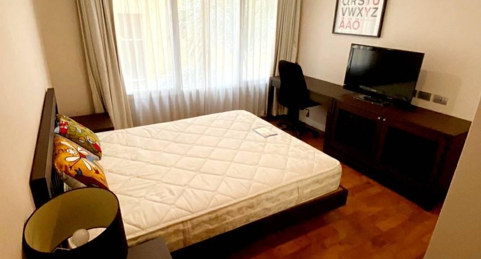 For rent 2 bedrooms condo in Pathum Wan, Bangkok