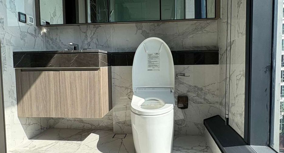 Condo en alquiler de 2 habitaciones en Khlong Toei, Bangkok