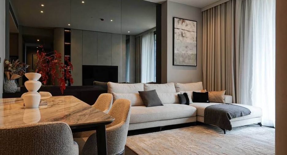 For rent 3 bedrooms condo in Khlong Toei, Bangkok
