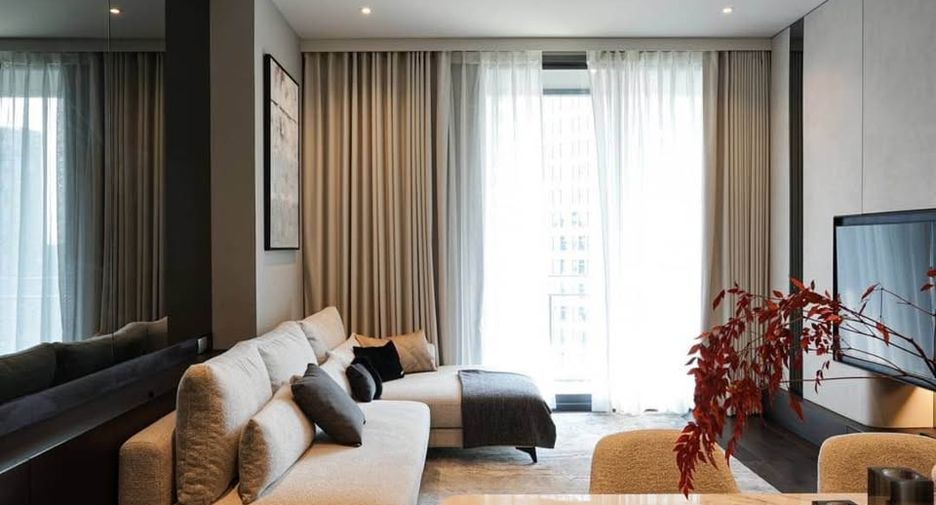 For rent 3 bedrooms condo in Khlong Toei, Bangkok