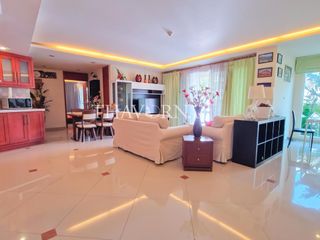 For sale 3 bedrooms condo in Bang Lamung, Chonburi