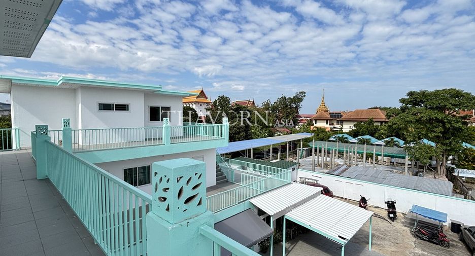 For sale 8 ベッドルーム house in Sattahip, Chonburi