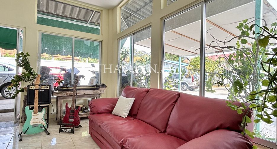 For sale 8 ベッドルーム house in Sattahip, Chonburi