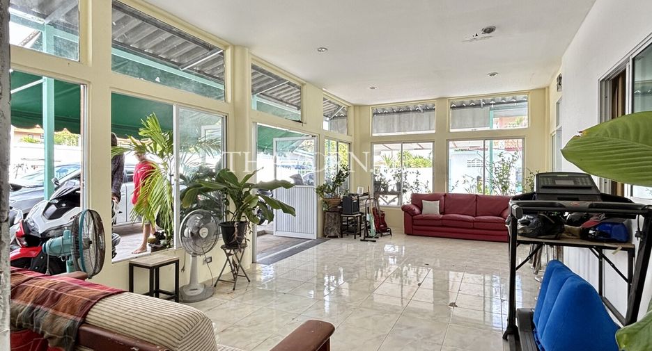 For sale 8 ベッドルーム house in Sattahip, Chonburi