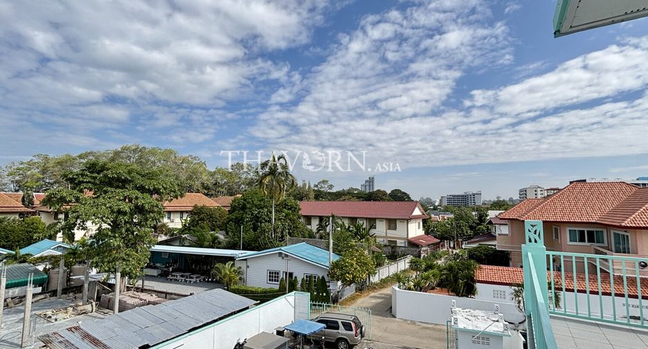For sale 8 ベッドルーム house in Sattahip, Chonburi