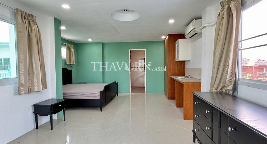 For sale 8 ベッドルーム house in Sattahip, Chonburi