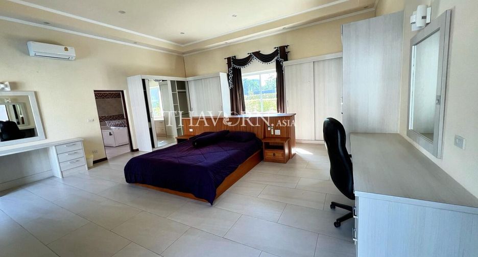 For sale 5 bedrooms house in Bang Lamung, Chonburi