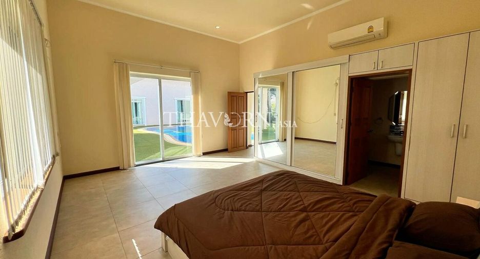 For sale 5 bedrooms house in Bang Lamung, Chonburi