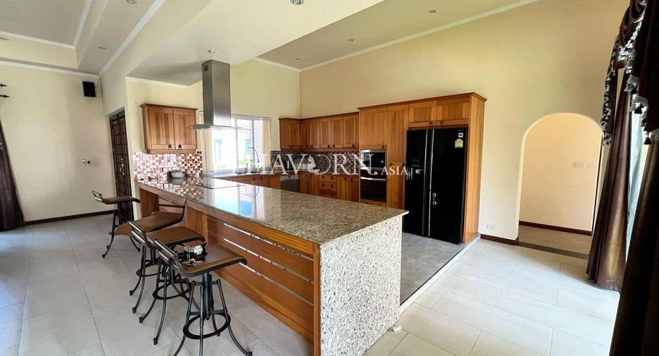 For sale 5 bedrooms house in Bang Lamung, Chonburi