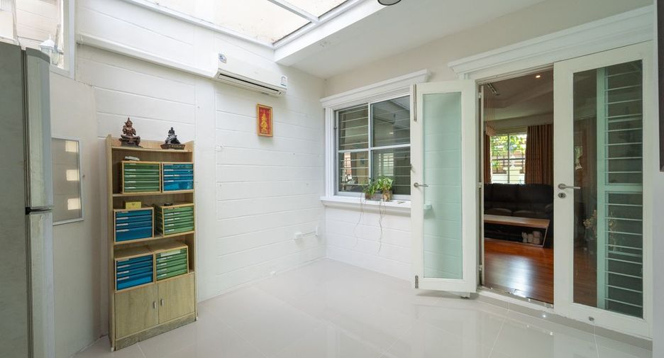 For sale 4 bedrooms house in Bang Lamung, Chonburi