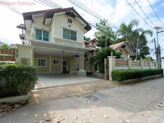 Haus zum Kauf mit 4 Zimmer in Bang Lamung, Chonburi