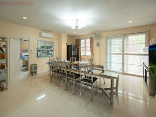 Haus zum Kauf mit 4 Zimmer in Bang Lamung, Chonburi