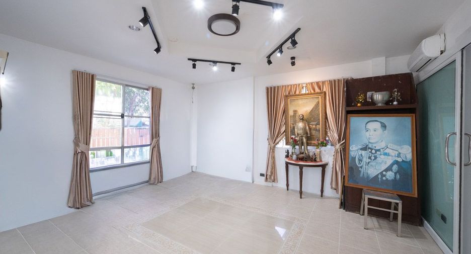 For sale 4 bedrooms house in Bang Lamung, Chonburi