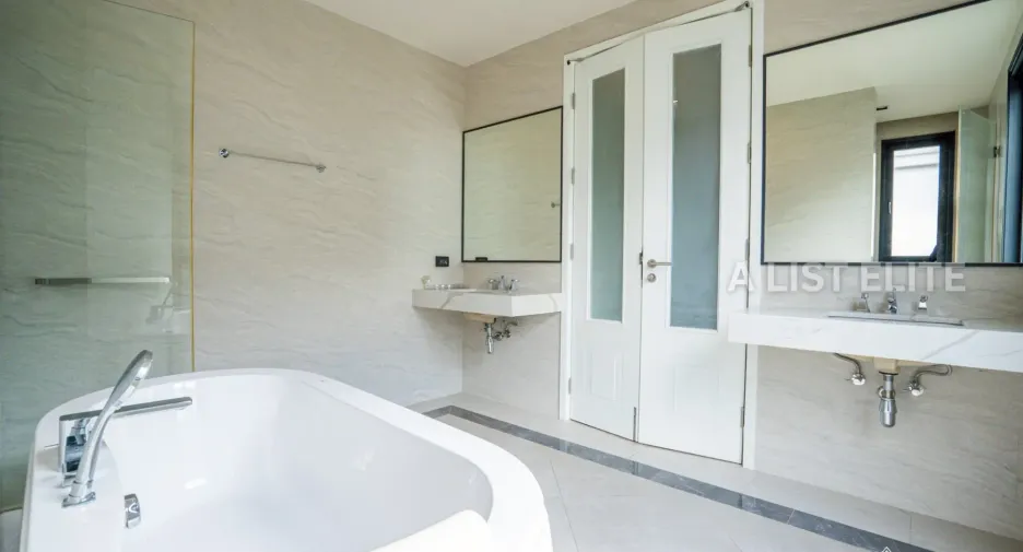 For rent 4 bedrooms house in Bang Lamung, Chonburi