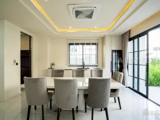 Haus zur Miete mit 4 Zimmer in Bang Lamung, Chonburi