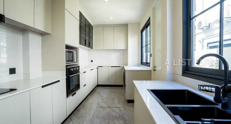For rent 4 bedrooms house in Bang Lamung, Chonburi