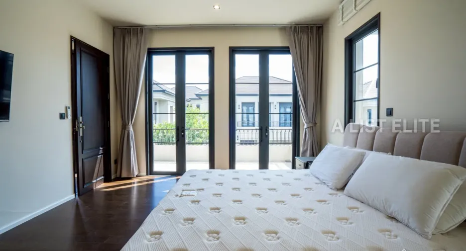 For rent 4 bedrooms house in Bang Lamung, Chonburi