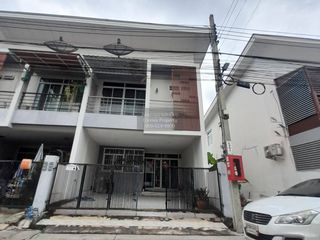 For sale 3 bedrooms townhouse in Bang Khae, Bangkok