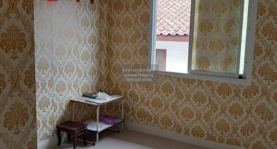 For sale 3 bedrooms townhouse in Bang Khae, Bangkok