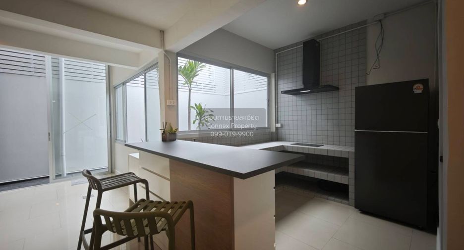 Haus zum Kauf mit 3 Zimmer in Lat Phrao, Bangkok