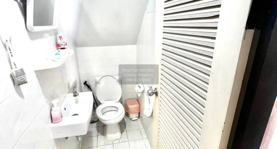 Casa en venta de 4 habitaciones en Lat Phrao, Bangkok